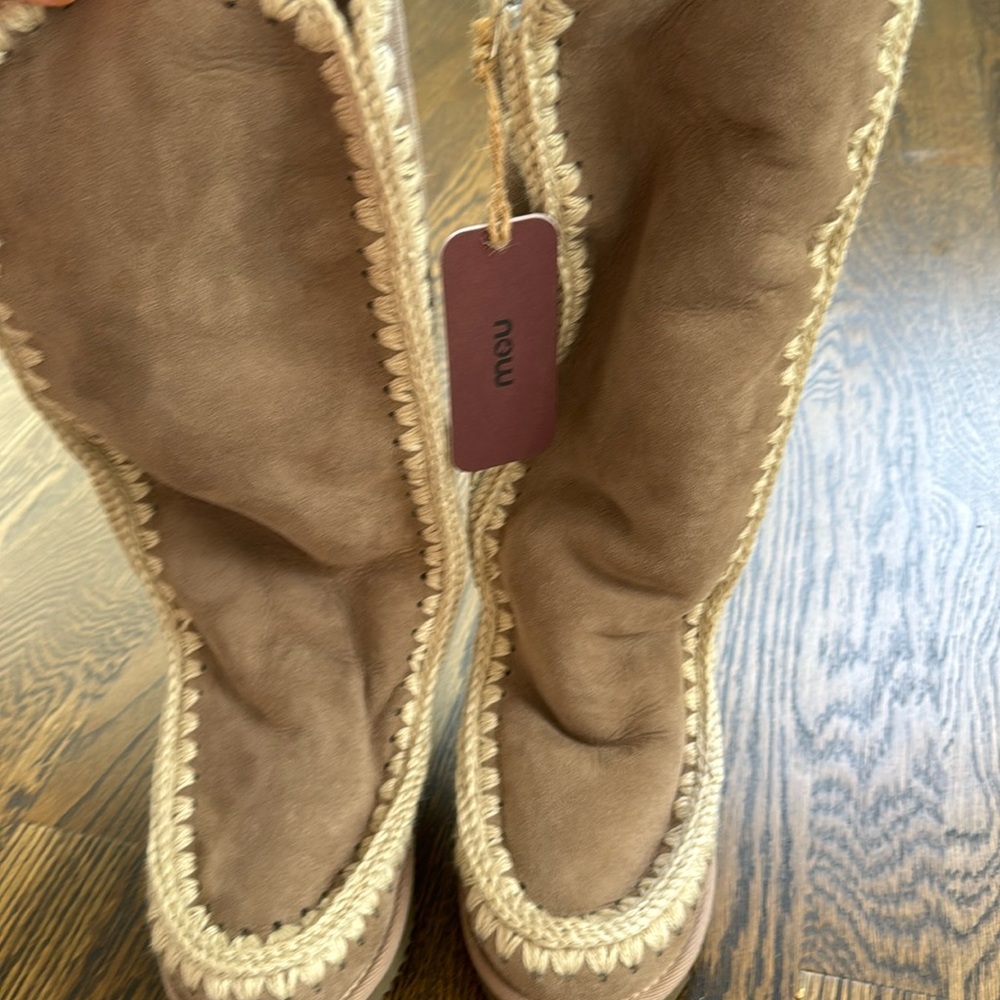 Mou boots size 37 but fit like an 8 NEW